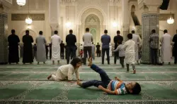 وليداتنا في التراويح.. ضيوف الرحمان أم مصدر إزعاج للمصلين؟